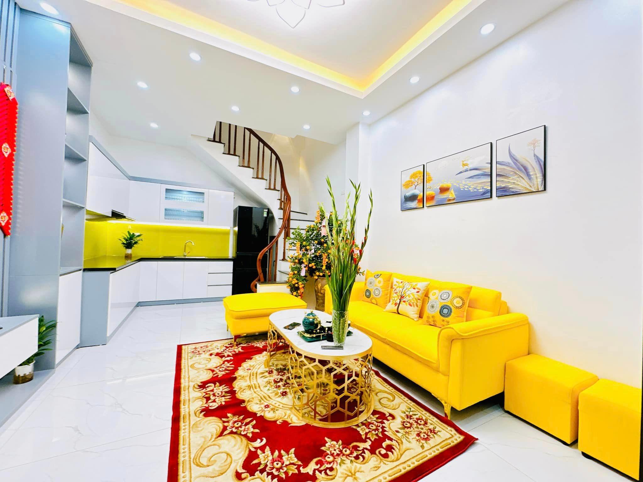 Đại hạ giá nhà mới tinh Trương Định, 38m2 sổ đỏ, MT 3.8m, Hạ Giá 3.3 tỷ