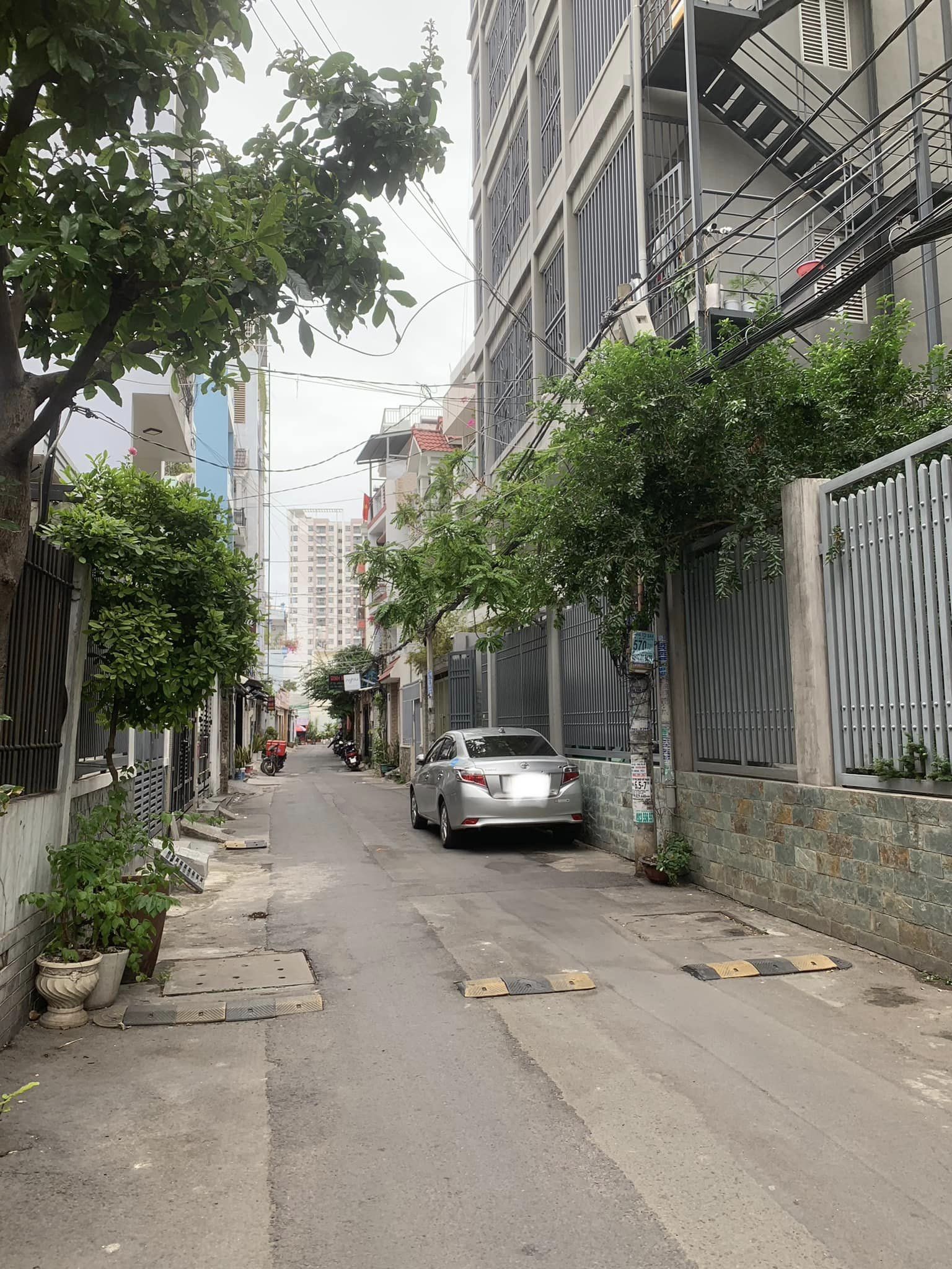 NHÀ XE HƠI ĐẬU TRƯỚC CỬA HUỲNH TẤN PHÁT QUẬN 7 - 1 TRỆT 3 LẦU GIÁ CHỈ 5.8 TỶ