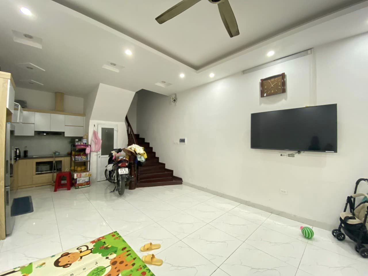 Bán nhà phân lô, lô góc ngõ 1194 Láng, 40m2x4Tầng, full Nội thất, giá 5,3 tỷ