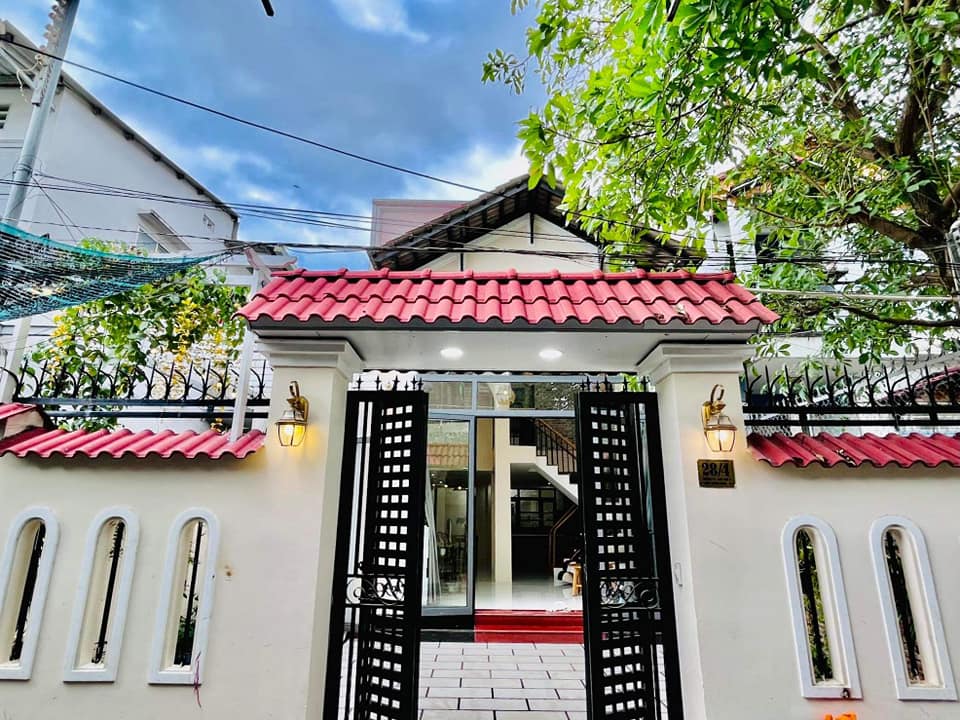 Bán Villa Quận 2 VIIPP 120m2- 7m x17m- Sân ô tô- giá 8,2 tỷ