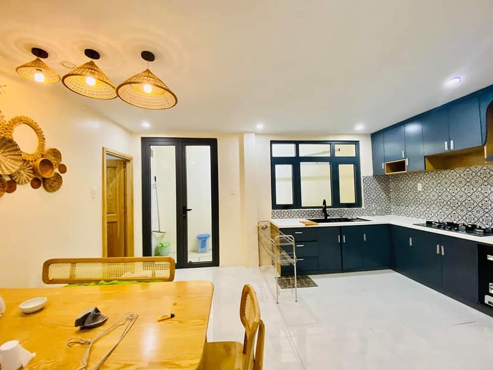 Bán mặt tiền NB Quận 2 120m2 RẺ 7m x17m- Sân ô tô ĐẸP giá 8,2 tỷ.