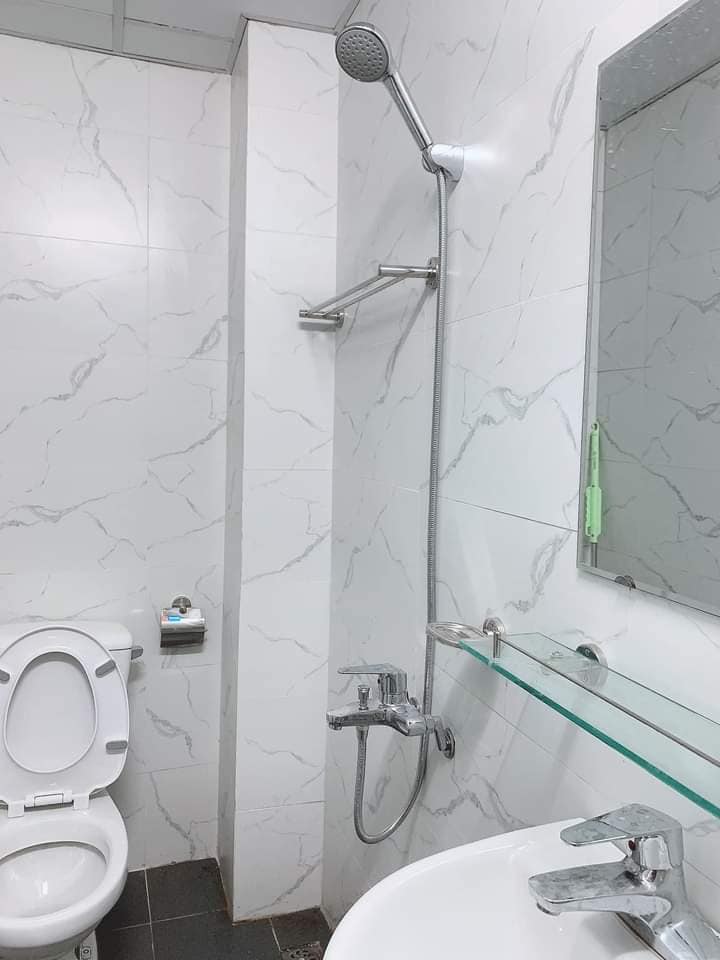 Bán nhà Minh Khai Hai Bà Trưng 14m2 x 3tầng, MT 3.3m giá 2.4 tỷ OTO