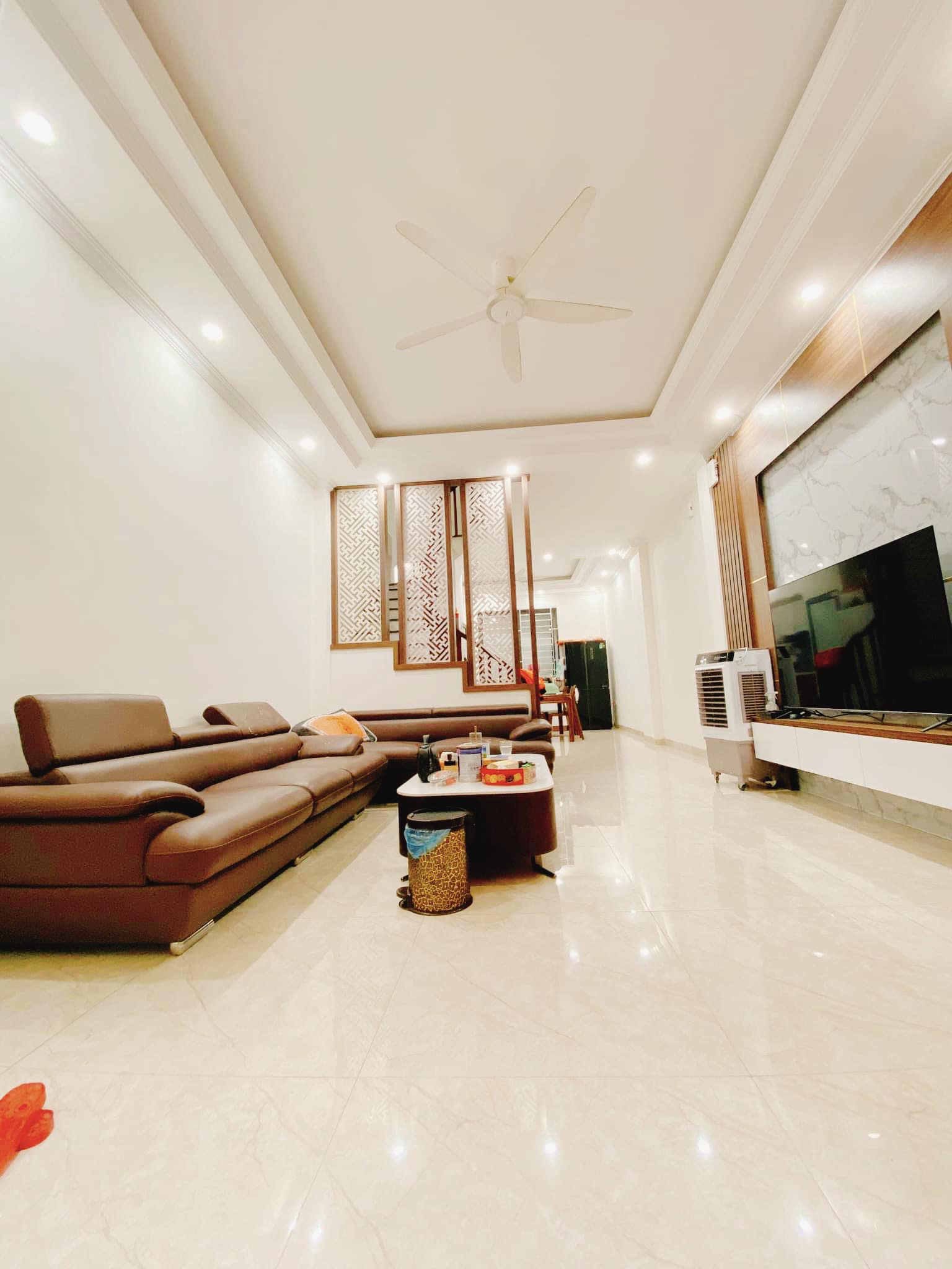 Siêu phẩm nhà đẹp năm mới, Nhà Trần Thái Tông, Dt 60m, 5 tầng, chỉ hơn 6 tỷ.