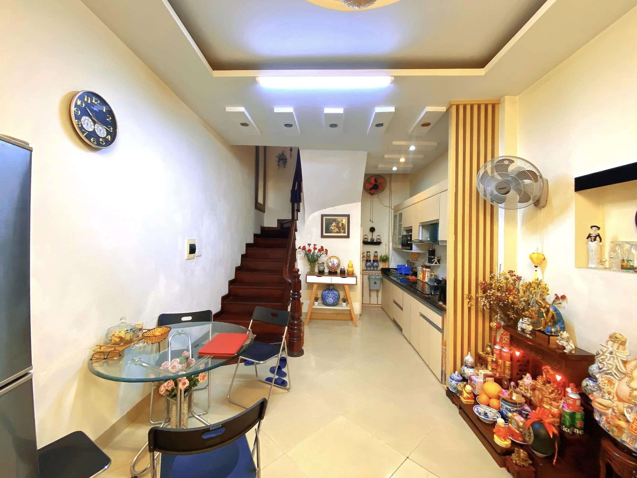 Bán nhà ngõ 26 Hồ Tùng Mậu, Cầu Giấy, 33m2, 5 tầng, giá 3.8 tỷ.