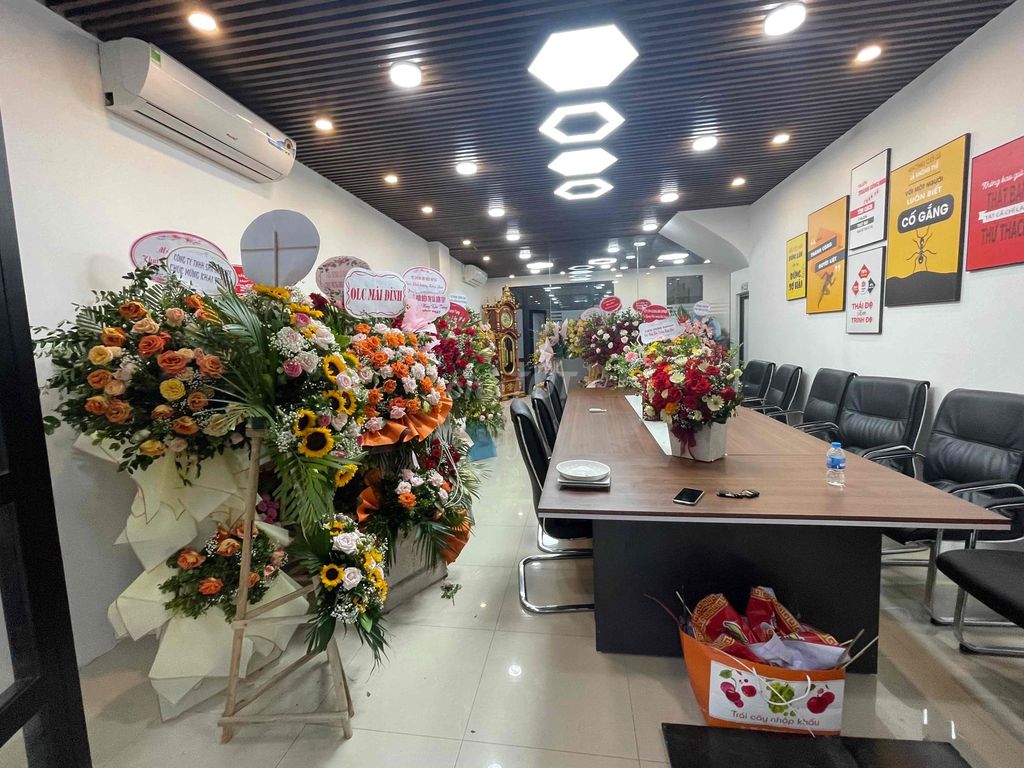 Cho thuê tầng 1 diện tích 95m2 Vin Gardenia đường Hàm Nghi, làm Văn Phòng,