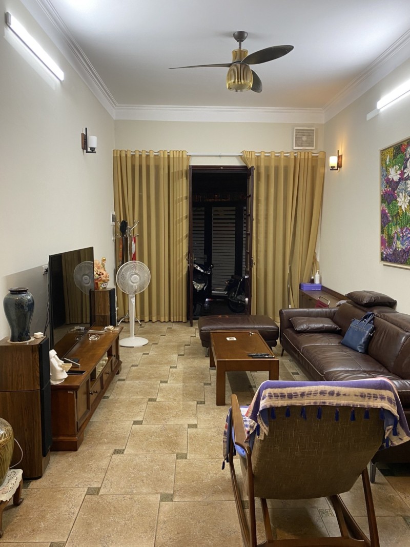 Bán nhà Bùi Ngọc Dương Hai Bà Trưng 43m2, MT4m, 9.3 tỷ Ô tô Kinh doanh