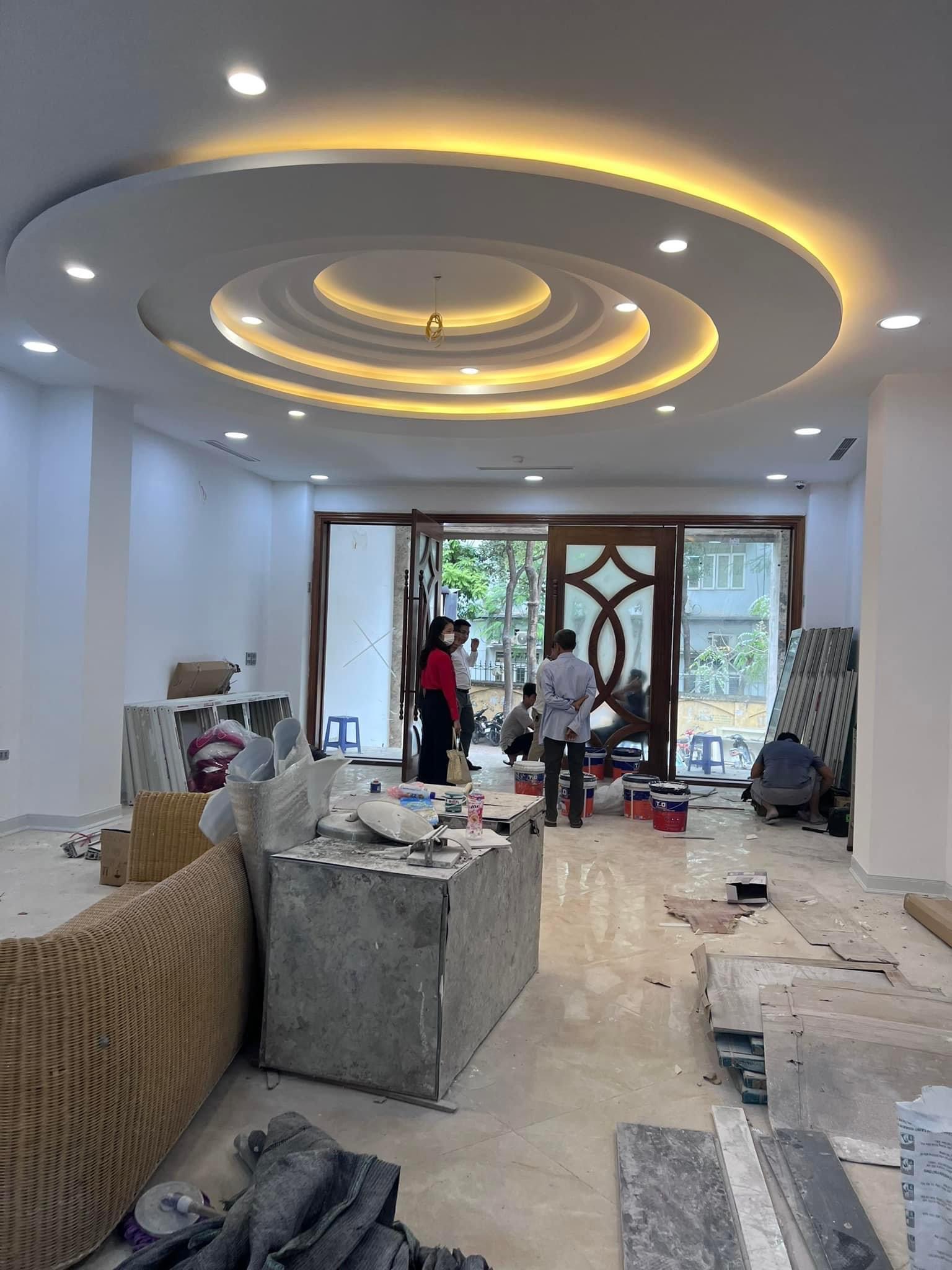 BÁN GẤP NHÀ MẶT PHỐ TRUNG KÍNH 138M-10 TẦNG, MỚI 100%