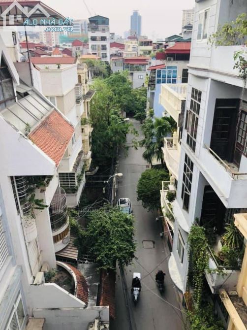 Siêu Phẩm Hoàng Cầu, Nhà Đẹp Lô Góc, Oto Vào Nhà, Ngõ To Kinh Doanh, 64m2 5 Tầng Chỉ 12 Tỷ