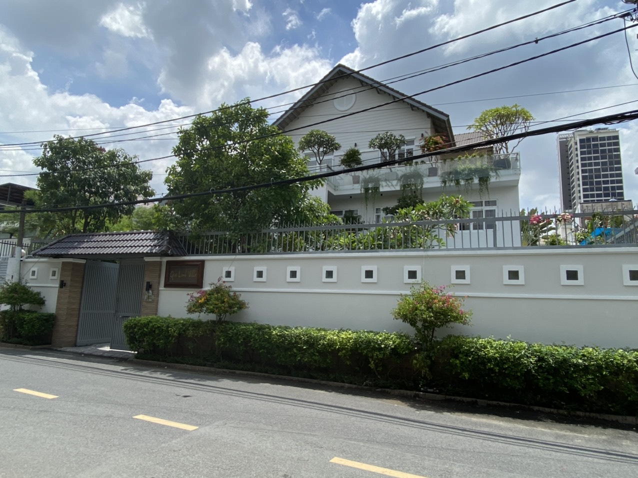 Bán biệt thự Thảo Điền số 16 đường số 44 chỉ 103tỷ diện tích 500m2 18x27 sân vườn hồ bơi