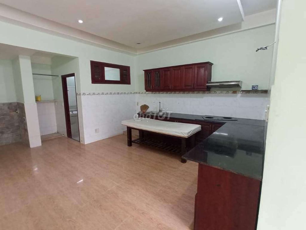 Bán nhà mặt tiền chợ Phạm Thế Hiển, dt 3,5 x 14