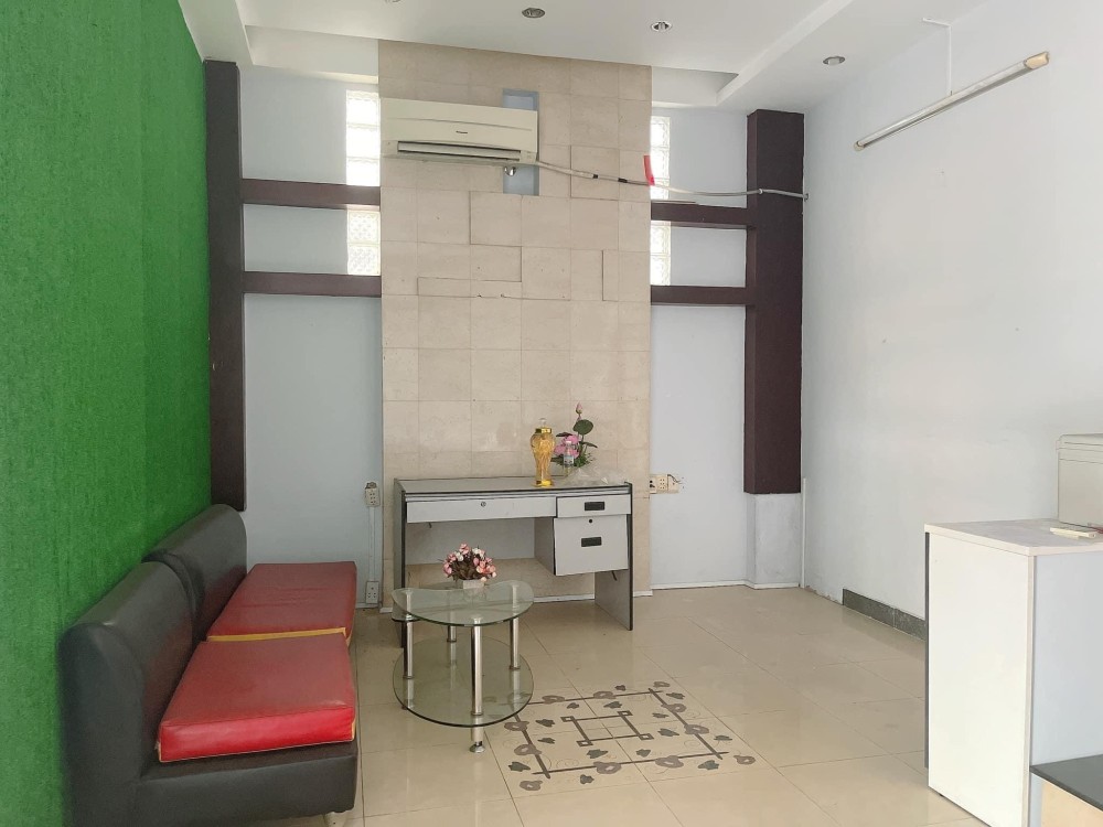 Bán gấp nhà HXH Thành Thái, Quận 10, gần 70m2, 4PN, giá rẻ