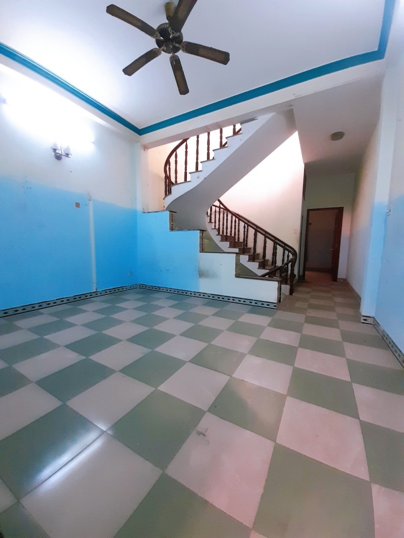 Bán nhà HXH Võ Văn Kiệt, Quận 5, 51m2, 5PN, giá rẻ nhất khu vực