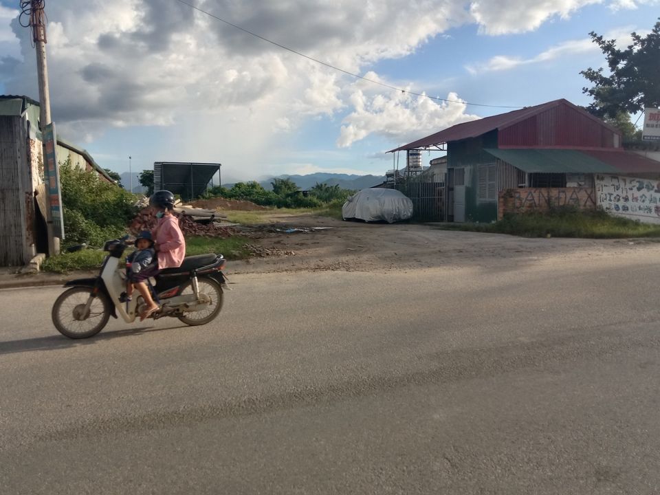 Cần bán đất sổ đỏ chính chủ ở đầu bản Noong Bua