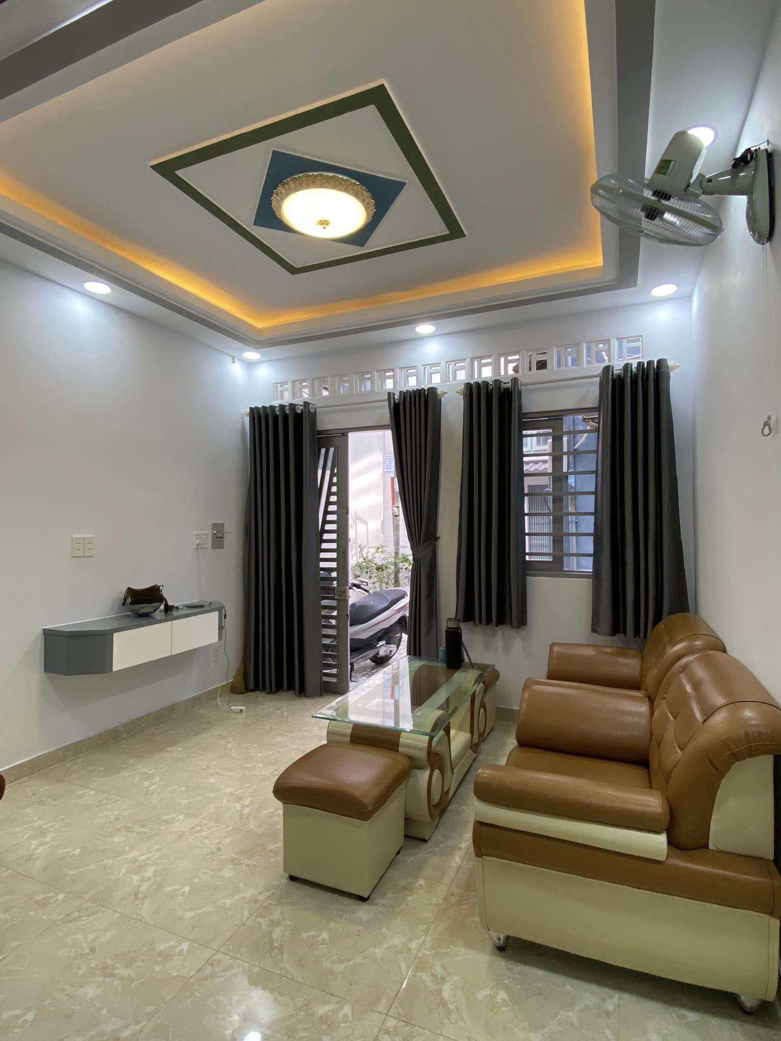 Bán nhà Nguyễn Thị Thập, Quận 7,DT 52m2, 2 PN, giá chỉ hơn 5 tỷ