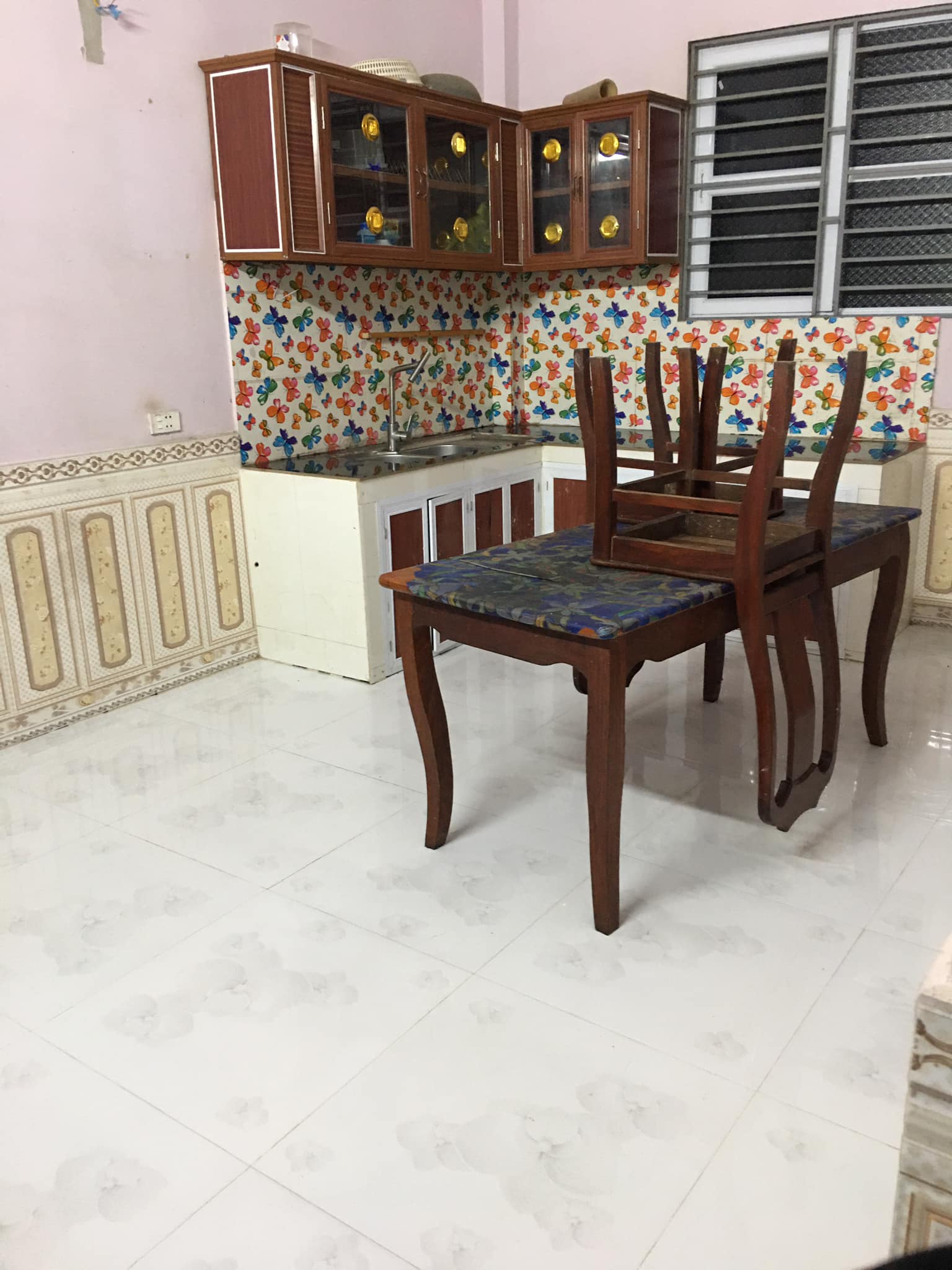 Cho thuê nhà nguyên căn tại Bản Phủ (gần nhà thờ chúa, gần đền Hoàng Công Chất)