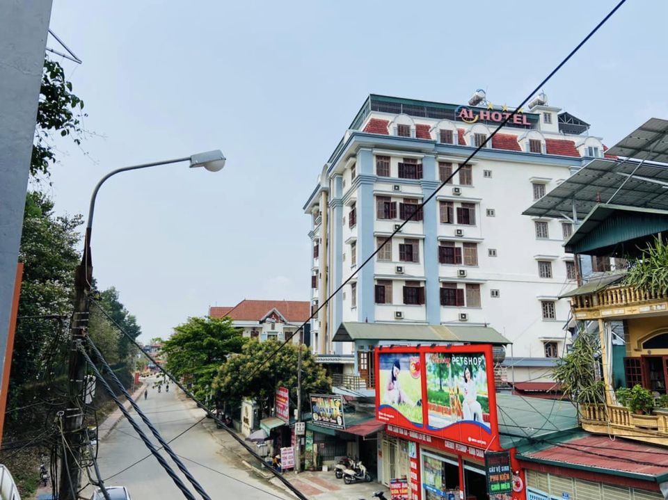 Bán nhà 2 tầng ở tổ 9 phường Mường Thanh, mặt đường Hoàng Công Chất