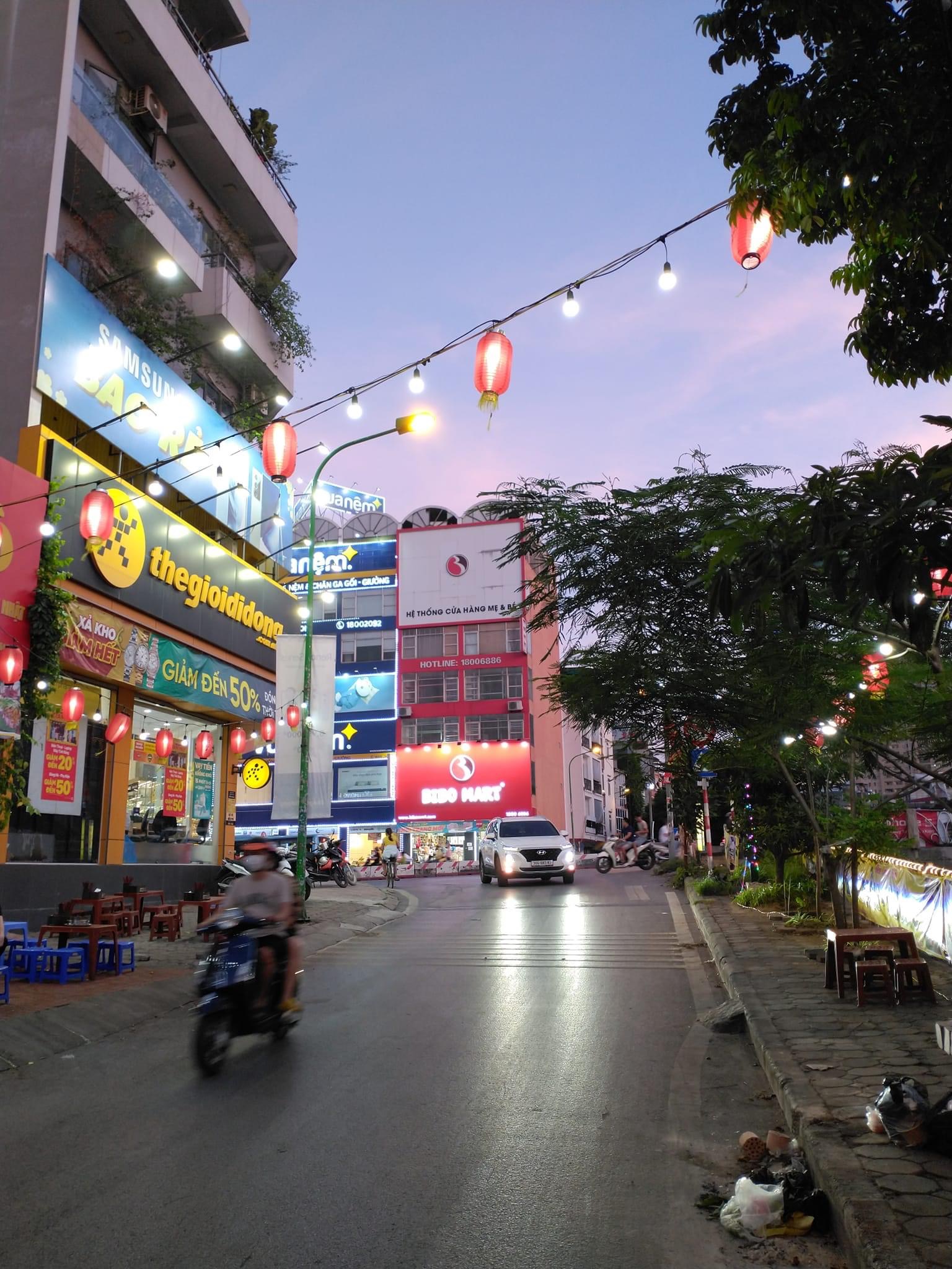 BÁN NHÀ MẶT PHỐ BỜ SÔNG SÉT QUẬN HOÀNG MAI - 80M 5 TẦNG MT 4.5M - SIÊU PHẨM MẶT PHỐ KINH DOANH VỈA HÈ 2 BÊN NHÀ MỚI KOONG THANG MÁY