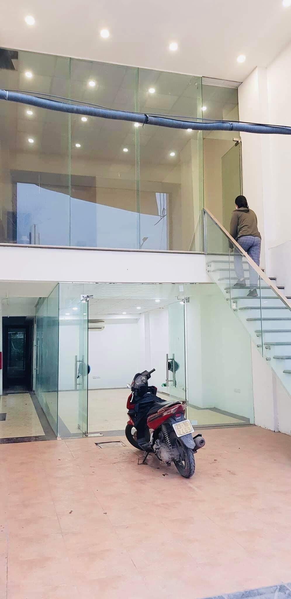 Bán Gấp Nhà Mặt Phố Nghi Tàm - yên Phụ - Tây Hồ