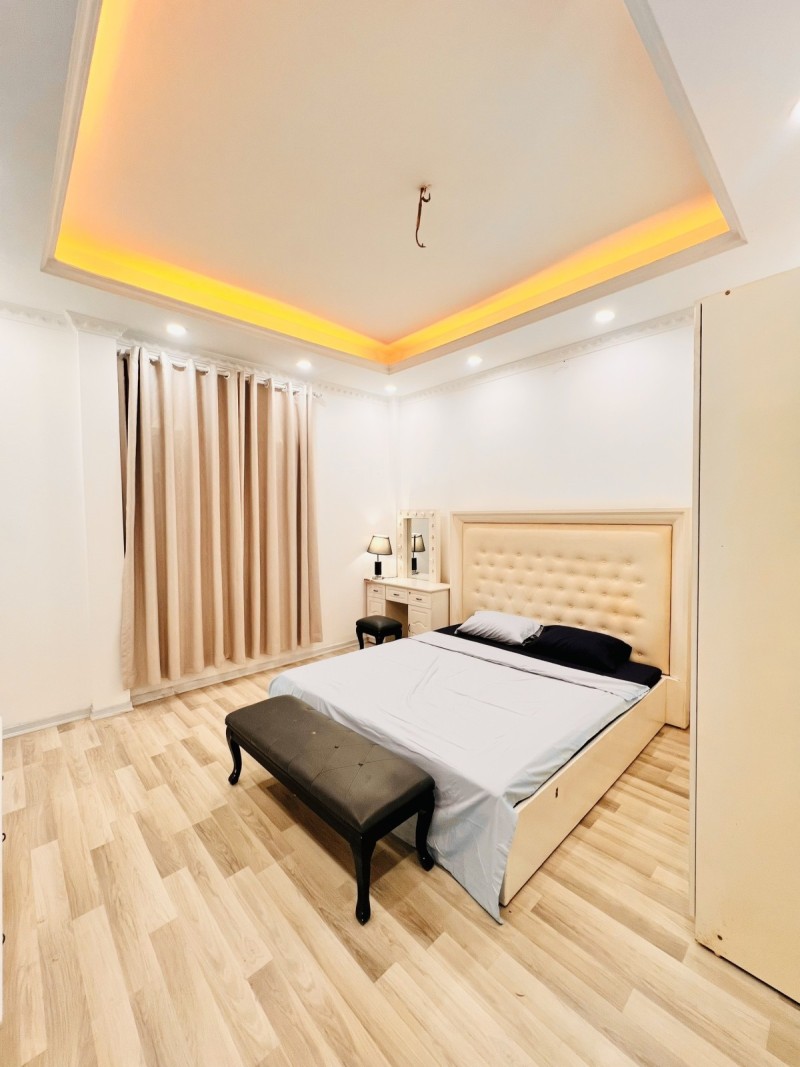 Bán nhàTrần Khát Chân Hai Bà Trưng 30m2 x 4 tầng, MT 7m giá 3.2 tỷ