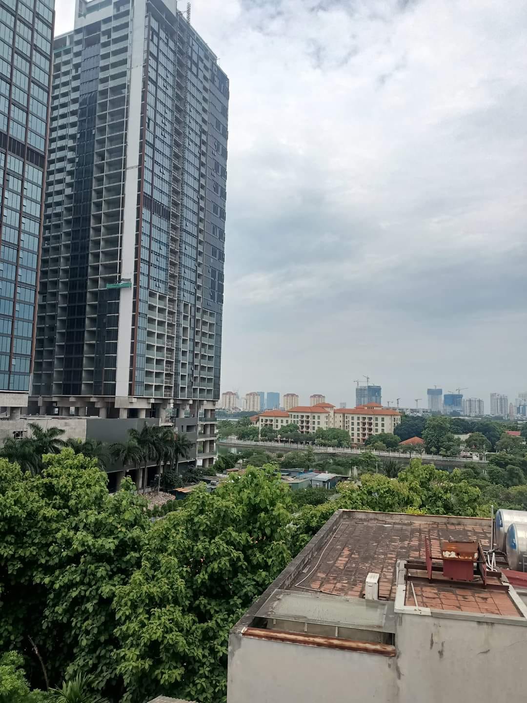 Bán khách sạn hiện đại full tiện ích đường Tây Hồ Quảng An 200m x 7 tầng dòng tiền cho thuê khủng 250tr/tháng giá chỉ 79 tỷ