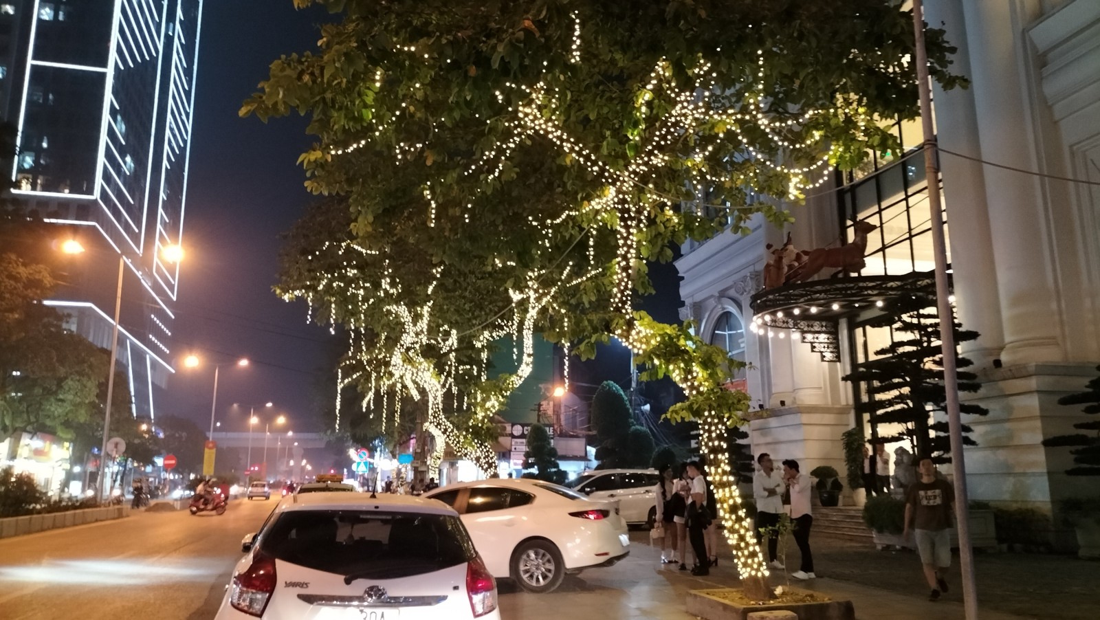 LÔ GÓC - Ô TÔ ĐỖ CỬA - VỊ TRÍ SIÊU ĐẸP - SIÊU HIẾM Phố cổ Hà Đông Diện tích 25m2, , 2 mặt tiền rộng 12m, giá chỉ 2.7 tỷ - LH0986951728