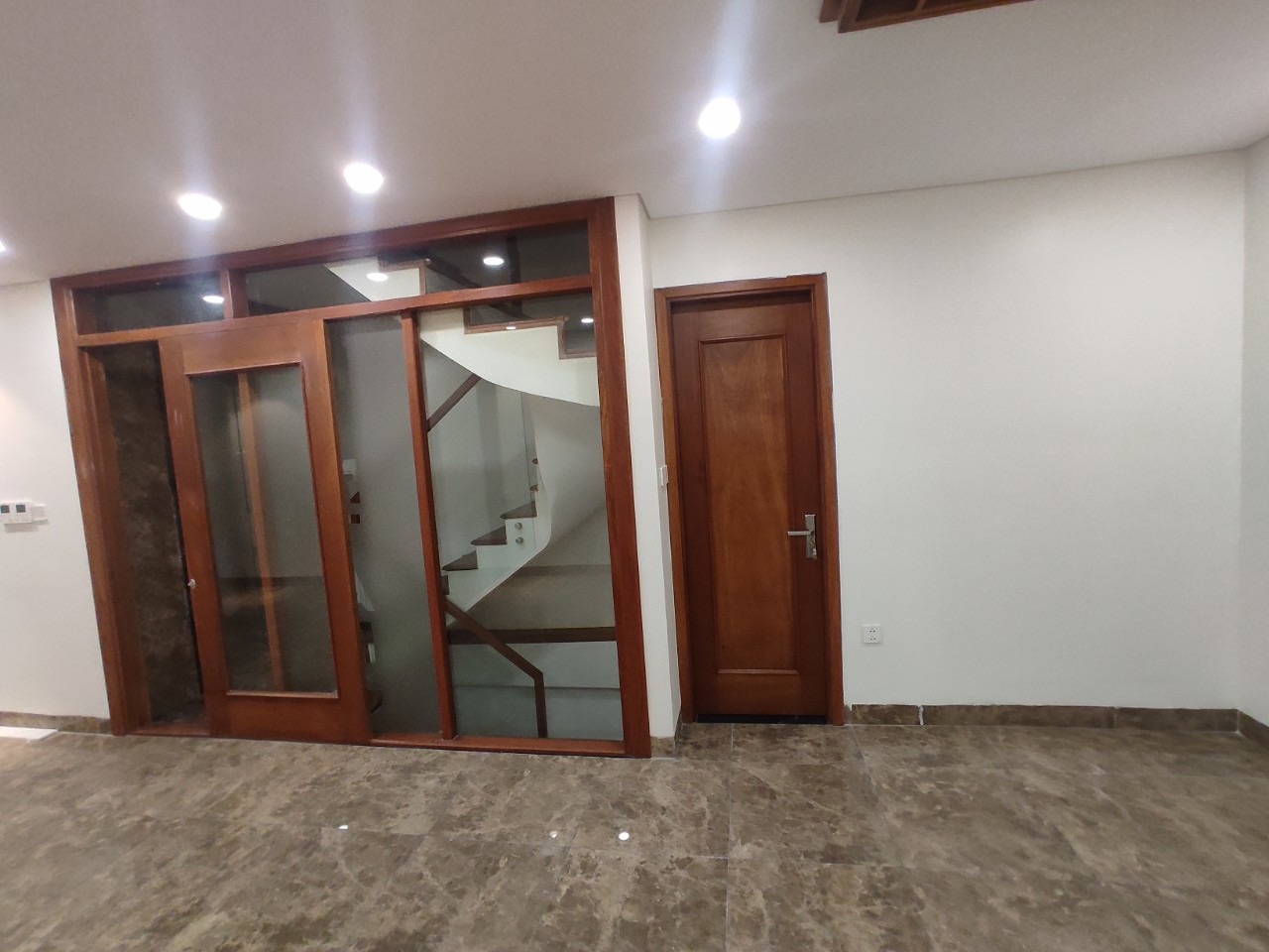 Chính chủ cần bán nhà 2 mặt tiền số 98 Trần Phú -Ba Đình