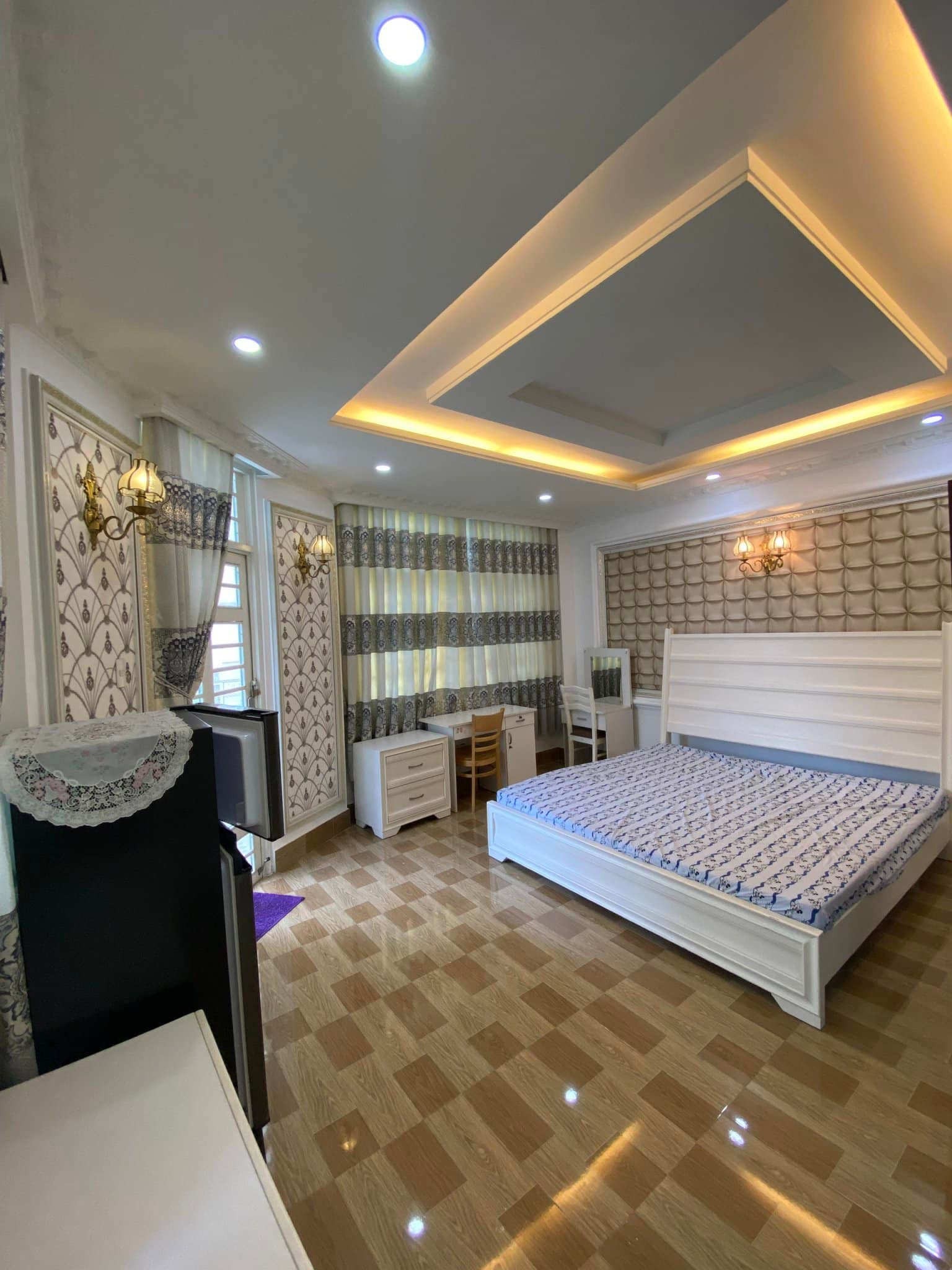 Bánnhà 3 tầng đường Nguyễn Thị Thập,Quận 7,DT102 m2, 8PN giá nhỉnh 6tỷ