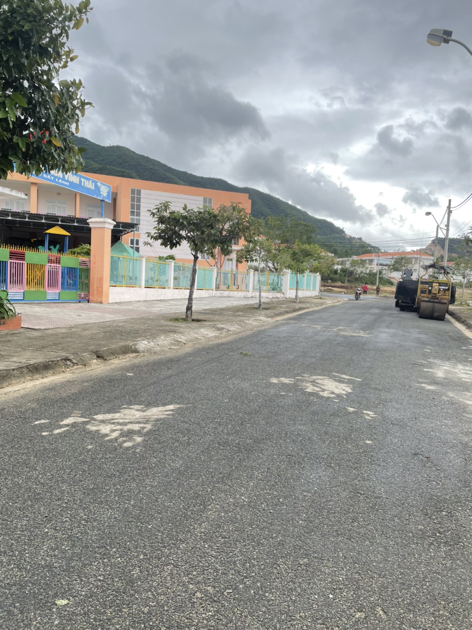 Bán gấp trước tết lô đất TĐC Đất Lành giá tốt mua ở và đầu tư đối diện trường Mầm Non Đất Lành.