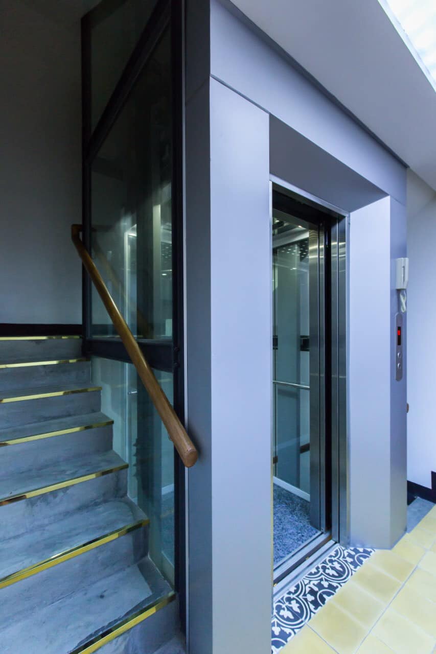 Gia đình định cư GIẢM 1 TỶ bán gấp nhà hẻm xe tải-Trần Qúy Khoách-P.tân định-Q1-DT:4x18m 5 tầng tháng máy 20,5 TỶ TL