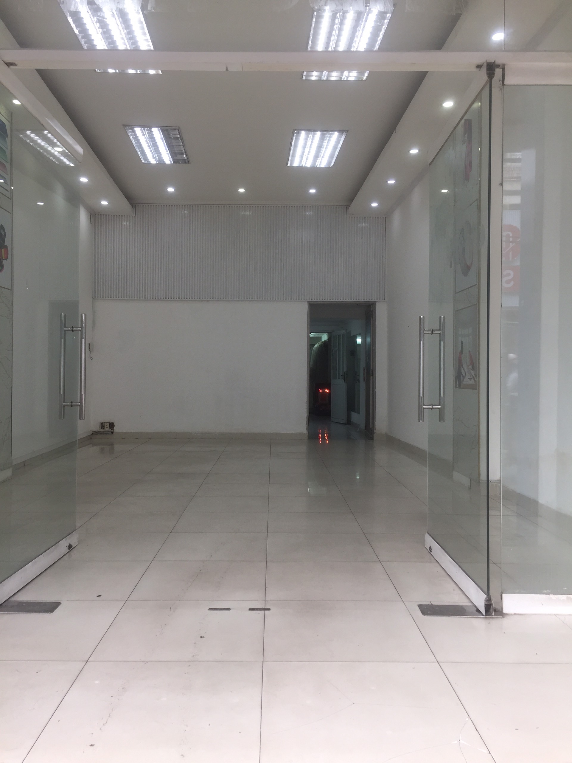 Bán nhà MT CMT8 cạnh bên Tòa nhà Viettel Q10 107m2 giá 19.8 tỷ