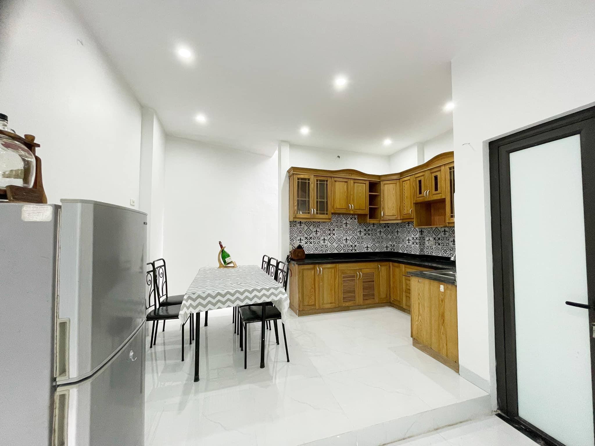 Bán Gấp Nhà Nguyễn Khánh Toàn 50m. 5 Tầng Mặt Tiền 3.6m