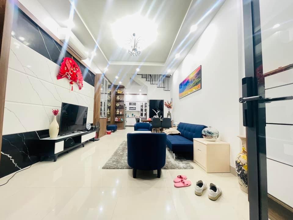 Bán nhà Đầm Trấu 50m-5 tầng-15.2 tỷ phân lô , kinh doanh đỉnh