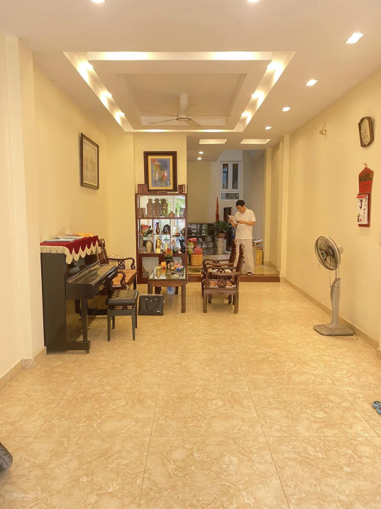 BÁN NHÀ PHÂN LÔ PHÙNG CHÍ KIÊN QUẬN CẦU GIẤY 110M, THANG MÁY, GARA Ô TÔ 7 CHỖ CHỈ NHỈNH 17 TỶ