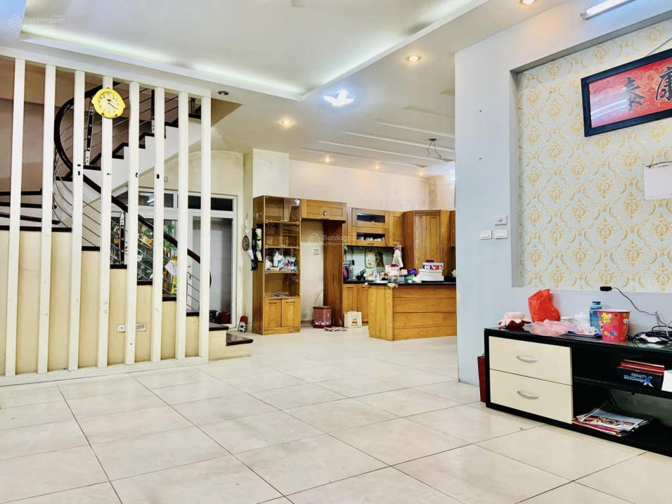 BÁN NHÀ PHÂN LÔ PHÙNG CHÍ KIÊN, SẴN GARA Ô TÔ, 9M MẶT TIỀN GIÁ CHỈ 16.5 TỶ