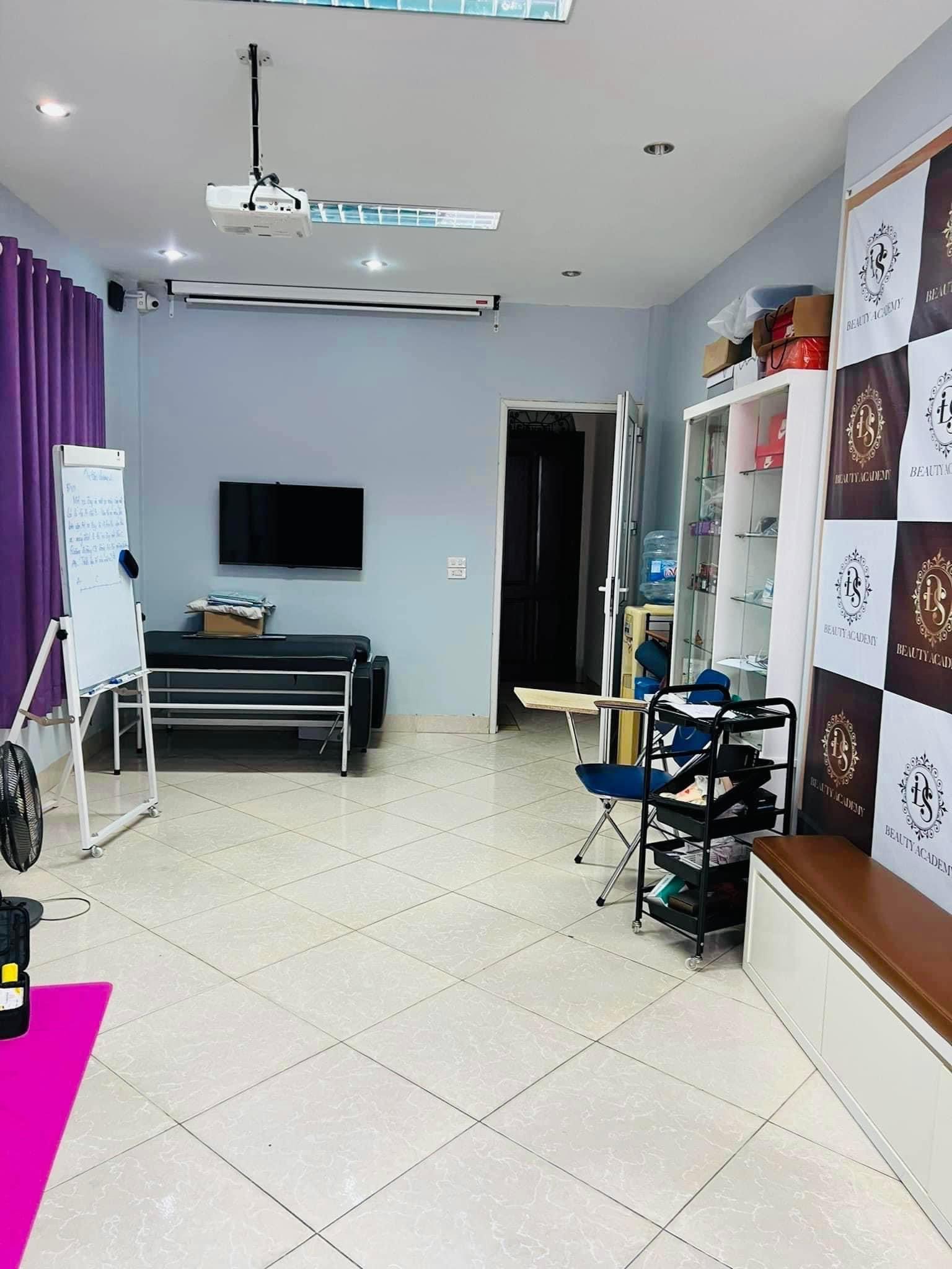 Bán Nhà Mặt Phố Nam Đồng 71 m. 5 Tầng . Mặt Tiền 4.5m giá 27 tỷ