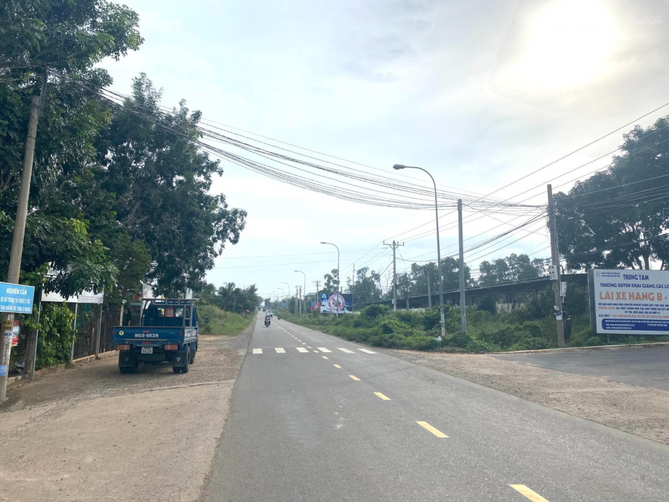 Bán 1000m2 đất lô 2. Đường Âu Cơ, Tiến Thành