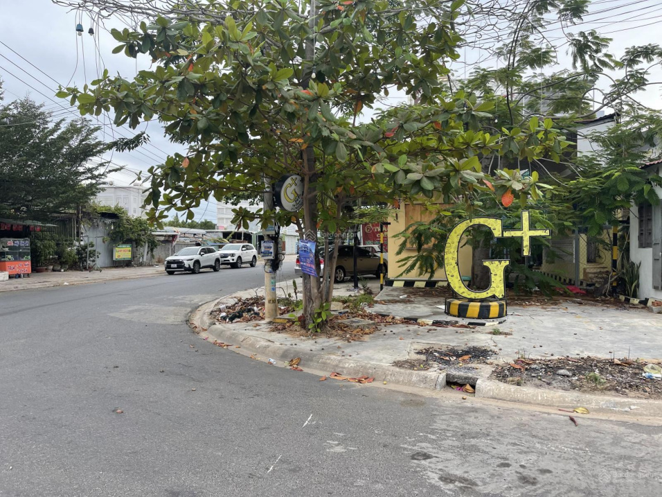 Bán 128m2 thổ cư lô góc mặt tiền Trương Hán Siêu vị trí đắc địa thành phố