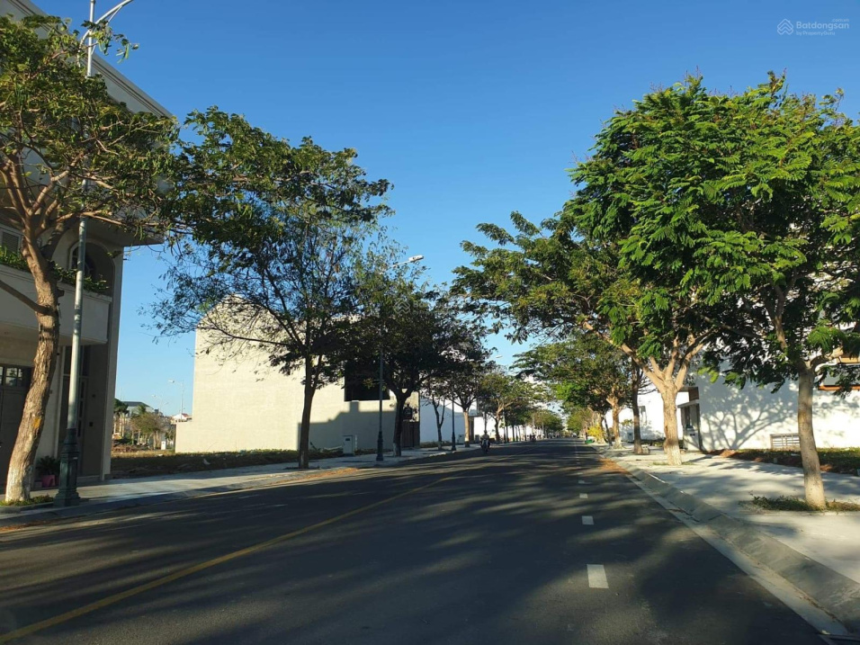 Bán 140m2 E4 hướng phố Ocean Dune Phan Thiết