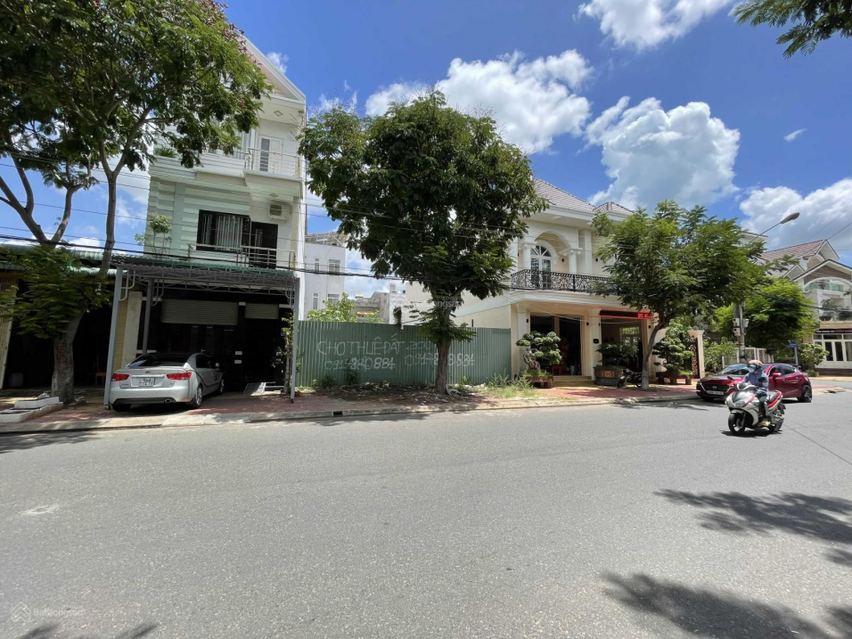 Bán 200m2 10x20m lô đất đường Võ Chí Công phường Xuân An - hướng Đông Nam giá 10 tỷ