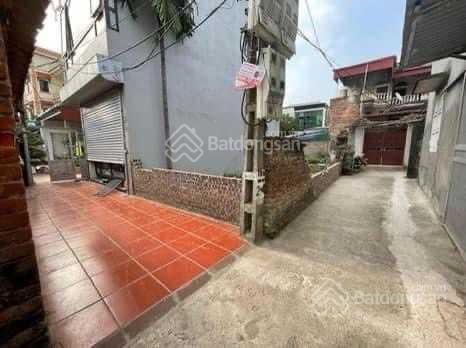 Bán 34m2 đất Thạch Bàn - Cổ Linh, lô góc 3 mặt thoáng - 2.3 tỷ