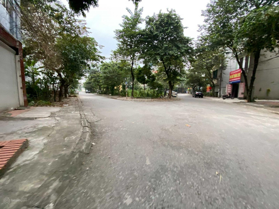 Bán 40m2 đất lô góc khu X6, ngõ 57 Cổ Linh, view vườn hoa - 6.2 tỷ