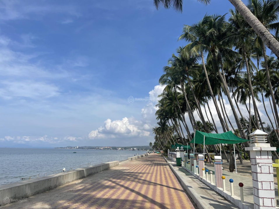 Bán 592.5m2 thổ cư mặt tiền biển Hoà Bình, Hàm Tiến