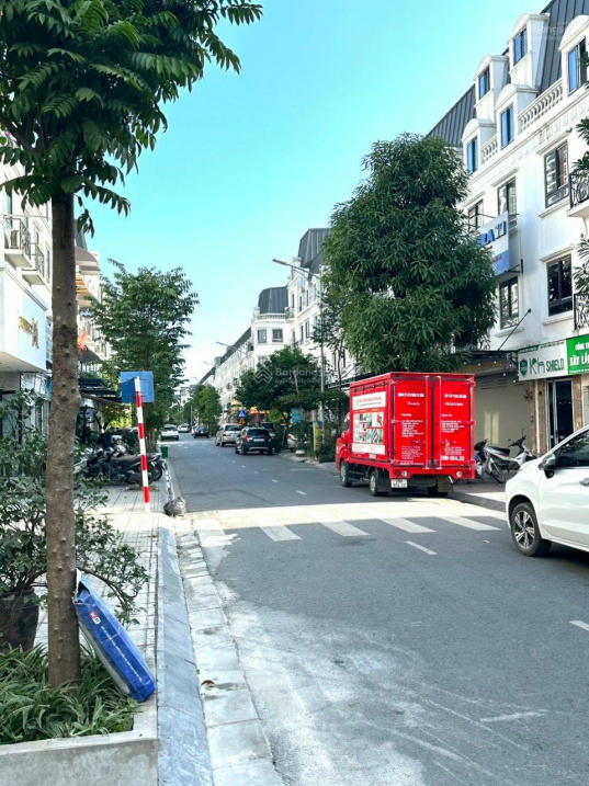 Bán Liền kề Lacasta Văn Phú -2 Mặt tiền-KD Vô địch-DT:90m-5T-MT:5m-Giá:13 Tỷ 0966 148 588