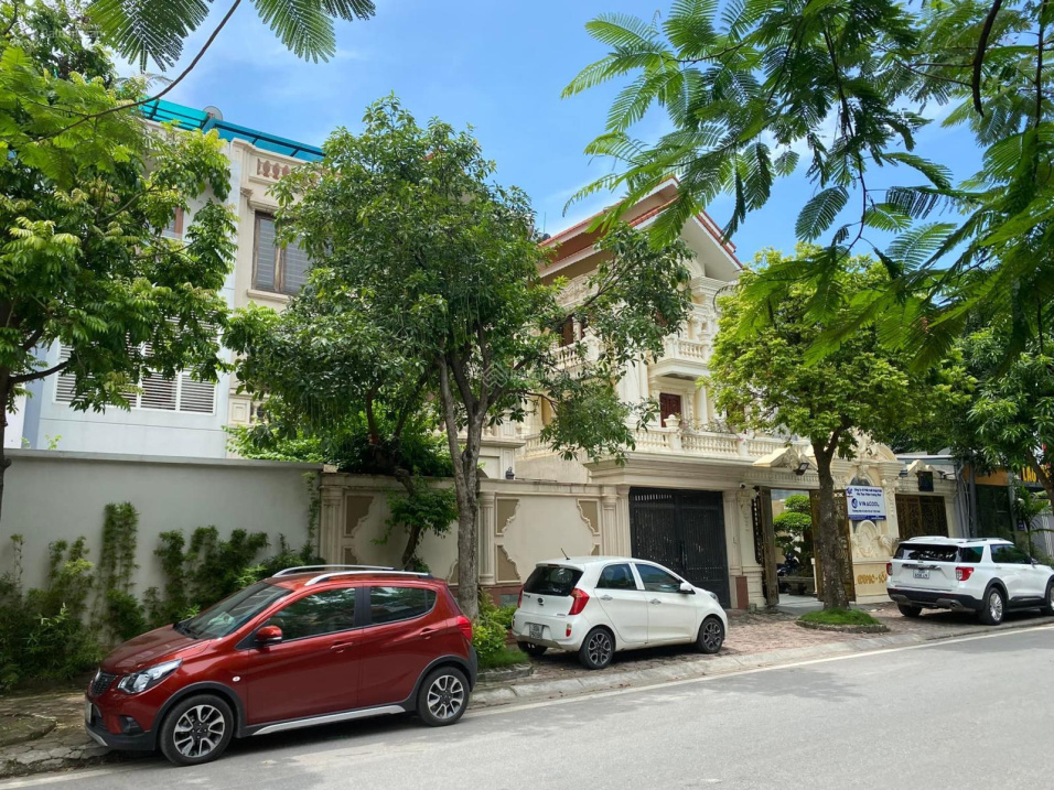 Bán biệt thự Sài Đồng, vỉa hè, kinh doanh, KĐT mới Sài Đồng, 300m2 mặt tiền 12m, 4 tầng