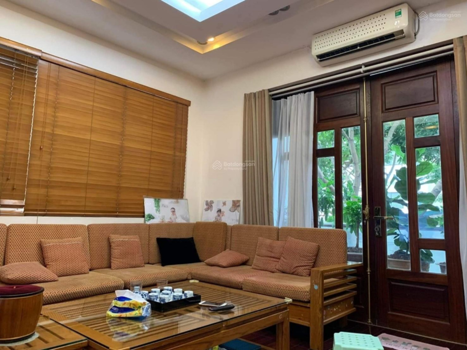 Bán biệt thự đẳng cấp tại Phú Thượng, siêu đẹp, DT 162m2, 5 tầng, MT 9m, giá 30,3 tỷ