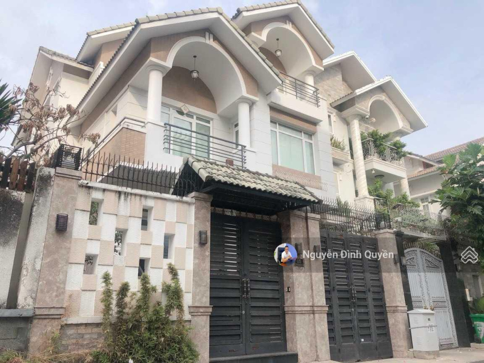 Bán biệt thự đường Trần Lựu - Phường An Phú - Quận 2, DT: 10 x 20m - hầm 3 lầu, 45 tỷ TL