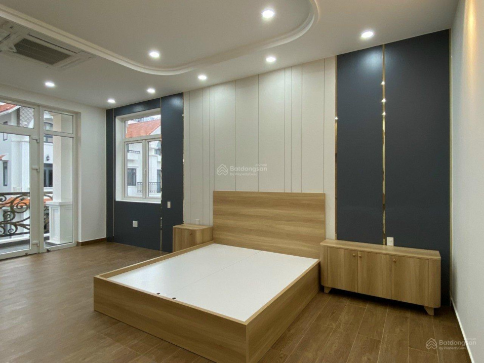 Bán biệt thự mới xây khu đô thị Him Lam, Quận 7: DT: 10x20m, hầm, trệt+3L, có thang máy. 61 tỷ (TL)