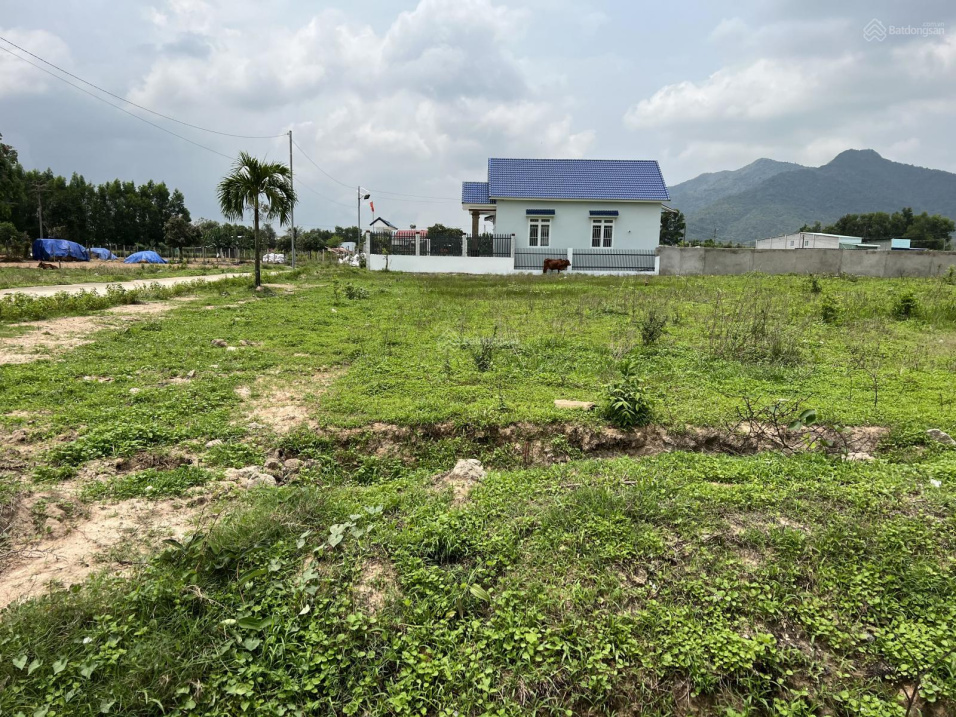 Bán đất Châu Pha cách Bà Rịa Châu Pha chỉ 200m, 5*30m, 83m2 tc giá 1.2 tỷ. Dân cư đông đúc giá rẻ