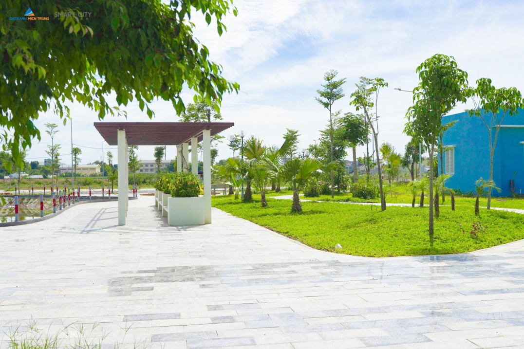 Bán đất DT 5x20m gần quảng trường La Hà, giá 1ty3xx