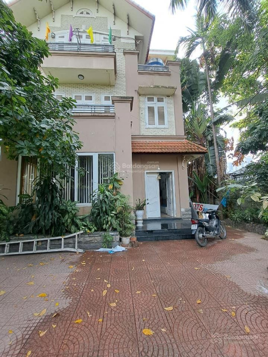 Bán đất Lạc Long Quân - Võ Chí Công - Tây Hồ - Ô tô tránh 365m2 - MT 13m - Giá 126tr/m2